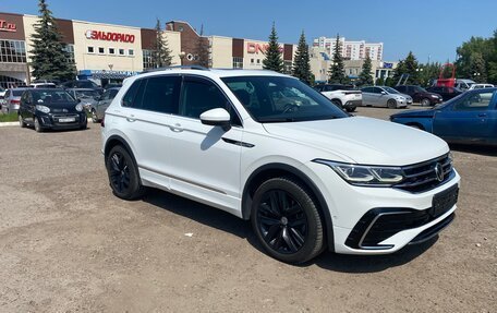 Volkswagen Tiguan II, 2021 год, 3 900 000 рублей, 2 фотография
