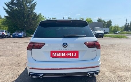 Volkswagen Tiguan II, 2021 год, 3 900 000 рублей, 4 фотография