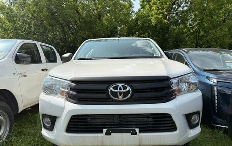 Toyota Hilux VIII, 2022 год, 5 600 000 рублей, 5 фотография