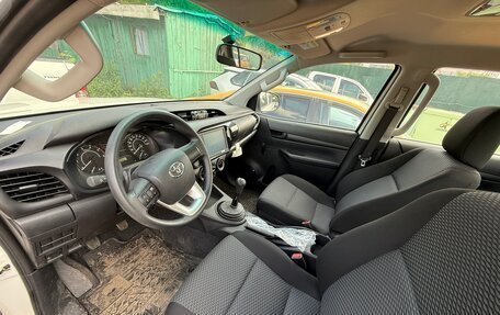 Toyota Hilux VIII, 2022 год, 5 600 000 рублей, 12 фотография