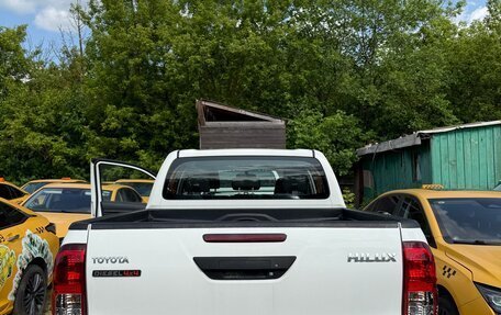 Toyota Hilux VIII, 2022 год, 5 600 000 рублей, 6 фотография