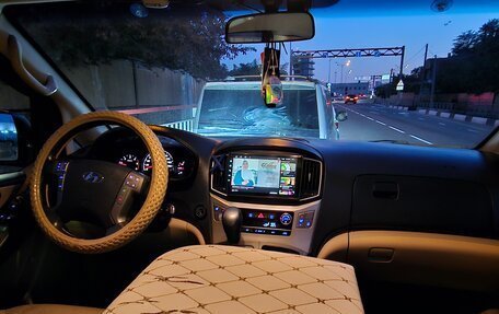 Hyundai H-1 II рестайлинг, 2016 год, 2 200 000 рублей, 7 фотография
