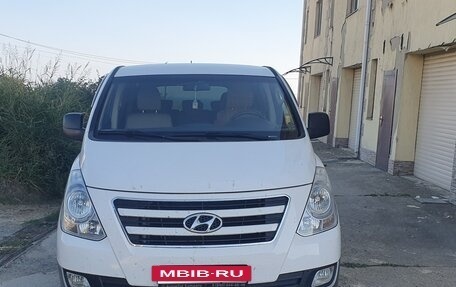 Hyundai H-1 II рестайлинг, 2016 год, 2 200 000 рублей, 10 фотография
