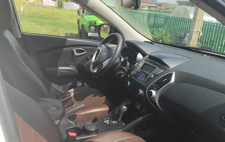 Hyundai ix35 I рестайлинг, 2011 год, 1 050 000 рублей, 4 фотография