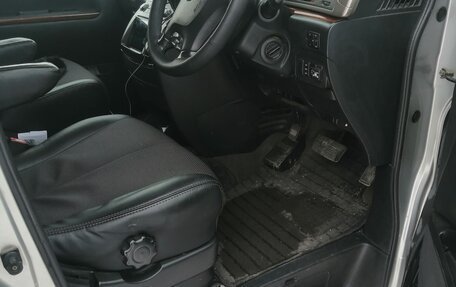 Nissan Elgrand III, 2004 год, 1 200 000 рублей, 4 фотография