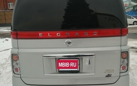 Nissan Elgrand III, 2004 год, 1 200 000 рублей, 6 фотография