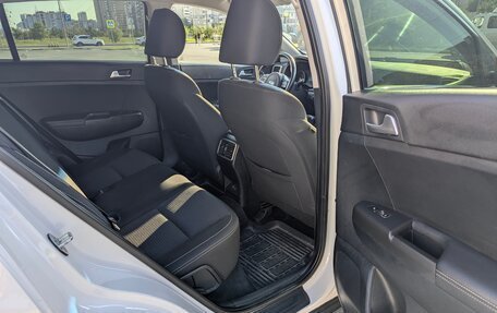 KIA Sportage IV рестайлинг, 2020 год, 2 450 000 рублей, 20 фотография