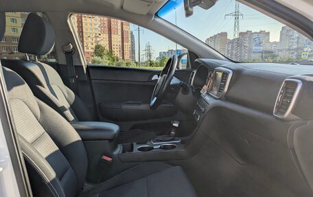 KIA Sportage IV рестайлинг, 2020 год, 2 450 000 рублей, 19 фотография