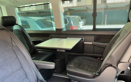 Volkswagen Multivan T6 рестайлинг, 2019 год, 3 900 000 рублей, 7 фотография