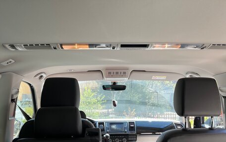 Volkswagen Multivan T6 рестайлинг, 2019 год, 3 900 000 рублей, 8 фотография