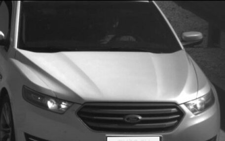 Ford Taurus VI рестайлинг, 2012 год, 2 250 000 рублей, 8 фотография