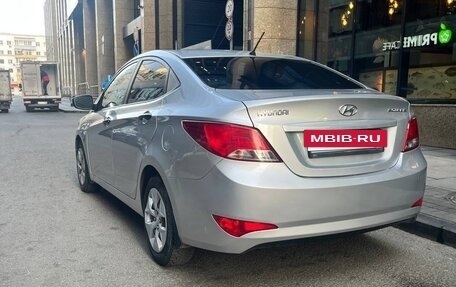 Hyundai Solaris II рестайлинг, 2015 год, 920 000 рублей, 5 фотография