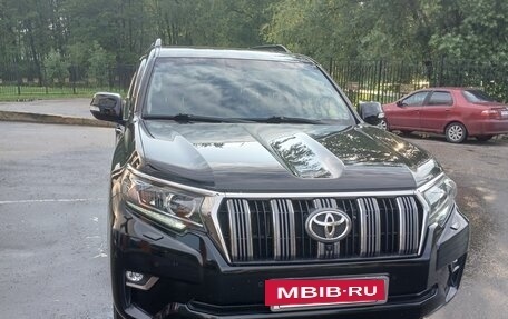 Toyota Land Cruiser Prado 150 рестайлинг 2, 2017 год, 4 950 000 рублей, 2 фотография