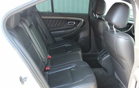 Ford Taurus VI рестайлинг, 2012 год, 2 250 000 рублей, 7 фотография