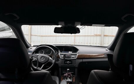 Mercedes-Benz E-Класс, 2010 год, 1 500 000 рублей, 3 фотография