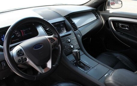 Ford Taurus VI рестайлинг, 2012 год, 2 250 000 рублей, 6 фотография