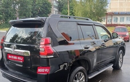 Toyota Land Cruiser Prado 150 рестайлинг 2, 2017 год, 4 950 000 рублей, 3 фотография