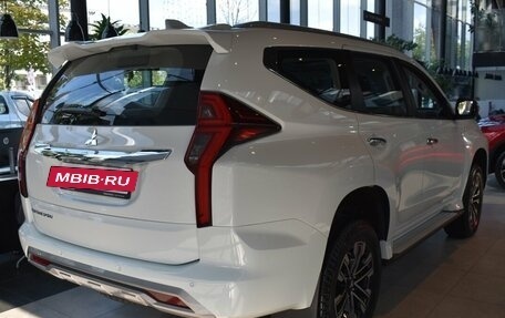 Mitsubishi Montero Sport, 2023 год, 6 150 000 рублей, 5 фотография