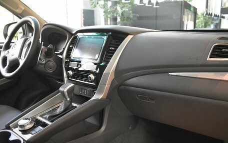 Mitsubishi Montero Sport, 2023 год, 6 150 000 рублей, 19 фотография