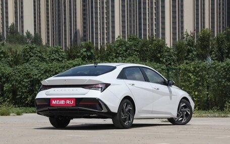 Hyundai Elantra, 2021 год, 1 950 000 рублей, 5 фотография
