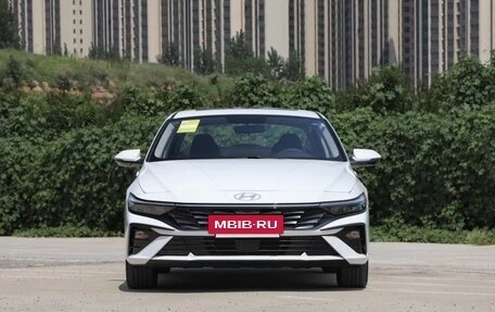 Hyundai Elantra, 2021 год, 1 950 000 рублей, 2 фотография