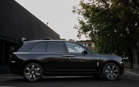 Rolls-Royce Cullinan, 2023 год, 42 500 000 рублей, 2 фотография