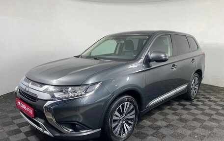 Mitsubishi Outlander III рестайлинг 3, 2019 год, 1 950 000 рублей, 1 фотография