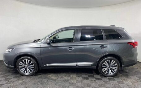 Mitsubishi Outlander III рестайлинг 3, 2019 год, 1 950 000 рублей, 8 фотография
