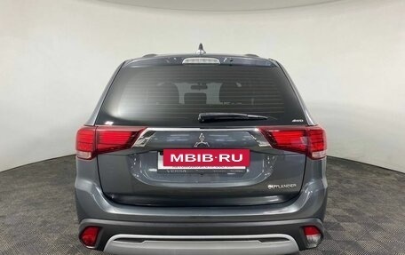 Mitsubishi Outlander III рестайлинг 3, 2019 год, 1 950 000 рублей, 6 фотография