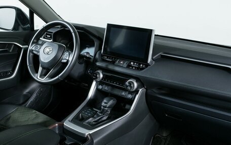Toyota RAV4, 2023 год, 3 790 000 рублей, 11 фотография