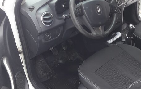 Renault Logan II, 2017 год, 490 000 рублей, 2 фотография