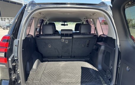 Toyota Land Cruiser Prado 150 рестайлинг 2, 2018 год, 3 990 000 рублей, 12 фотография