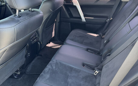 Toyota Land Cruiser Prado 150 рестайлинг 2, 2018 год, 3 990 000 рублей, 9 фотография