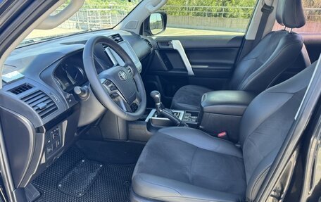 Toyota Land Cruiser Prado 150 рестайлинг 2, 2018 год, 3 990 000 рублей, 11 фотография