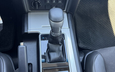 Toyota Land Cruiser Prado 150 рестайлинг 2, 2018 год, 3 990 000 рублей, 15 фотография