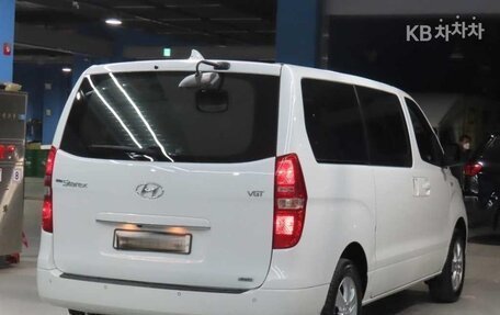 Hyundai Grand Starex Grand Starex I рестайлинг 2, 2021 год, 2 590 000 рублей, 4 фотография