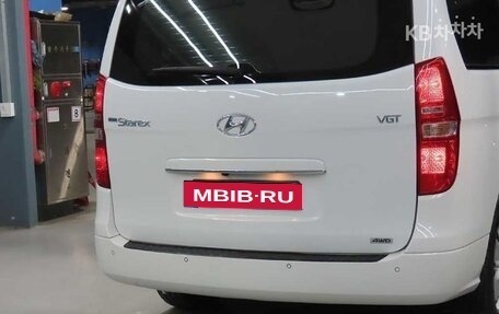 Hyundai Grand Starex Grand Starex I рестайлинг 2, 2021 год, 2 590 000 рублей, 15 фотография