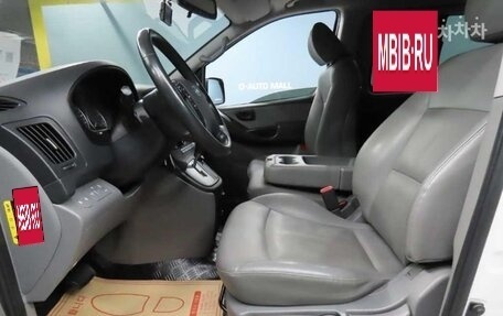 Hyundai Grand Starex Grand Starex I рестайлинг 2, 2021 год, 2 590 000 рублей, 6 фотография