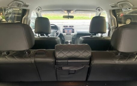 Toyota Land Cruiser Prado 150 рестайлинг 2, 2018 год, 3 700 000 рублей, 4 фотография