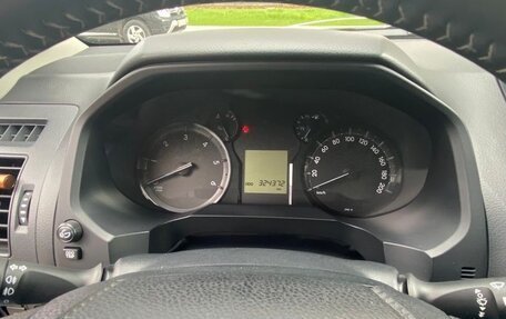 Toyota Land Cruiser Prado 150 рестайлинг 2, 2018 год, 3 700 000 рублей, 12 фотография