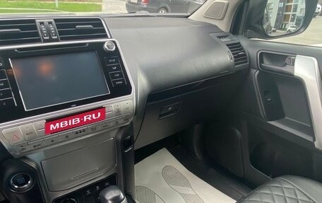 Toyota Land Cruiser Prado 150 рестайлинг 2, 2018 год, 3 700 000 рублей, 11 фотография