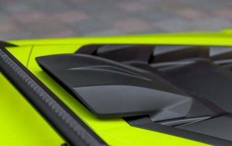 Lamborghini Huracán, 2024 год, 45 000 000 рублей, 12 фотография