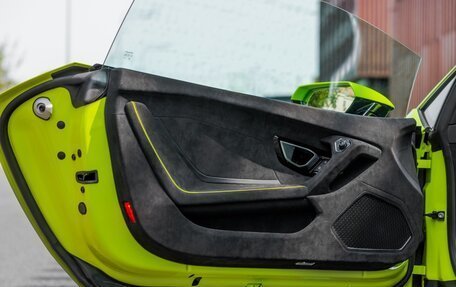 Lamborghini Huracán, 2024 год, 45 000 000 рублей, 19 фотография