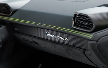 Lamborghini Huracán, 2024 год, 45 000 000 рублей, 23 фотография
