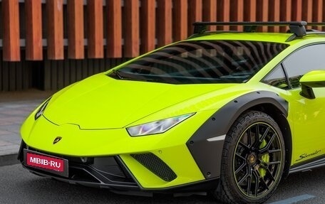 Lamborghini Huracán, 2024 год, 45 000 000 рублей, 15 фотография