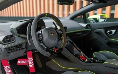 Lamborghini Huracán, 2024 год, 45 000 000 рублей, 20 фотография