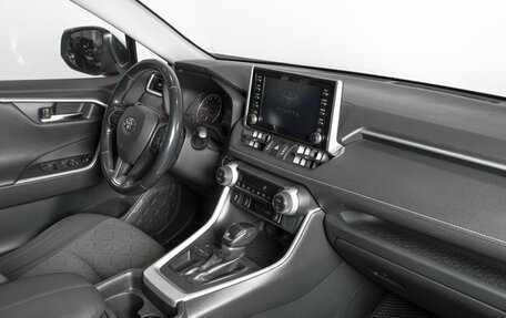 Toyota RAV4, 2019 год, 2 600 000 рублей, 5 фотография