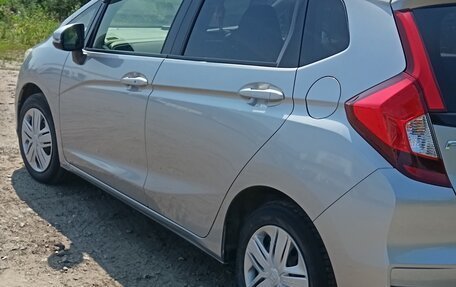 Honda Fit III, 2019 год, 1 500 000 рублей, 2 фотография
