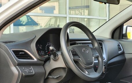 Hyundai Solaris II рестайлинг, 2018 год, 1 300 000 рублей, 14 фотография