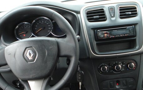 Renault Logan II, 2016 год, 580 000 рублей, 15 фотография